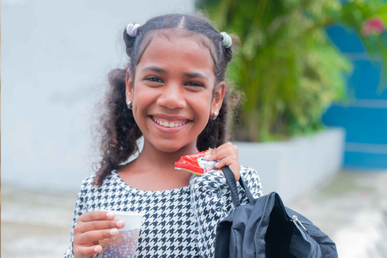 NIÑA FUNDACION PUENTES DE VIDA